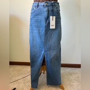 Maxi denim skirt with slit